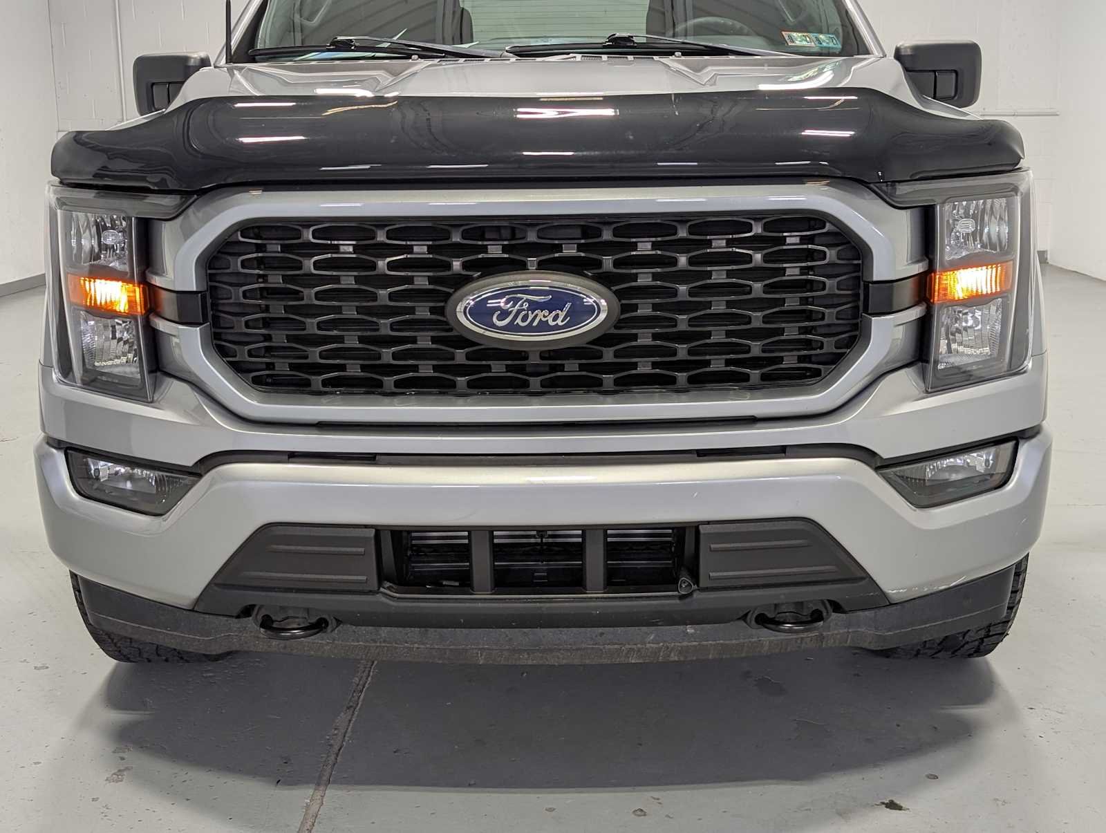 Used 2023 Iconic Silver Metallic Ford XL image 2