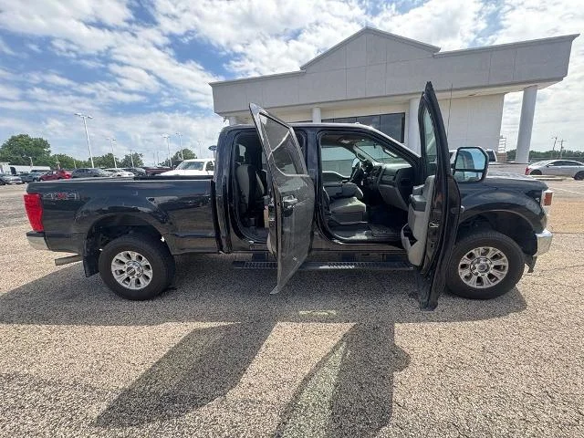 Used 2020 Black Metallic Ford  image 8