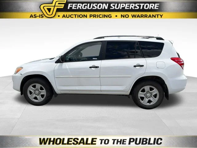 Used 2010 White Toyota Base image 4