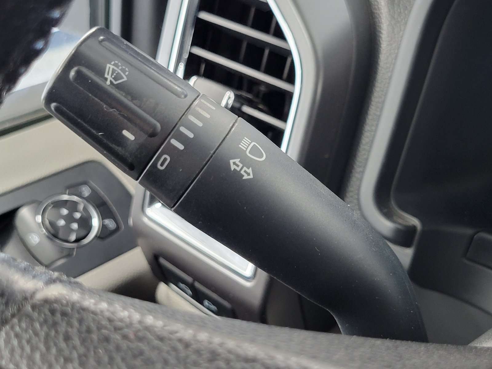 Used 2015 Silver Ford XLT image 16