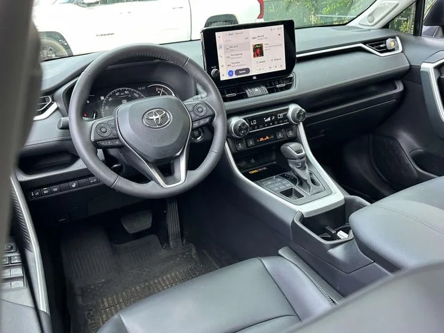 Used 2024 Black Toyota XLE Premium image 17