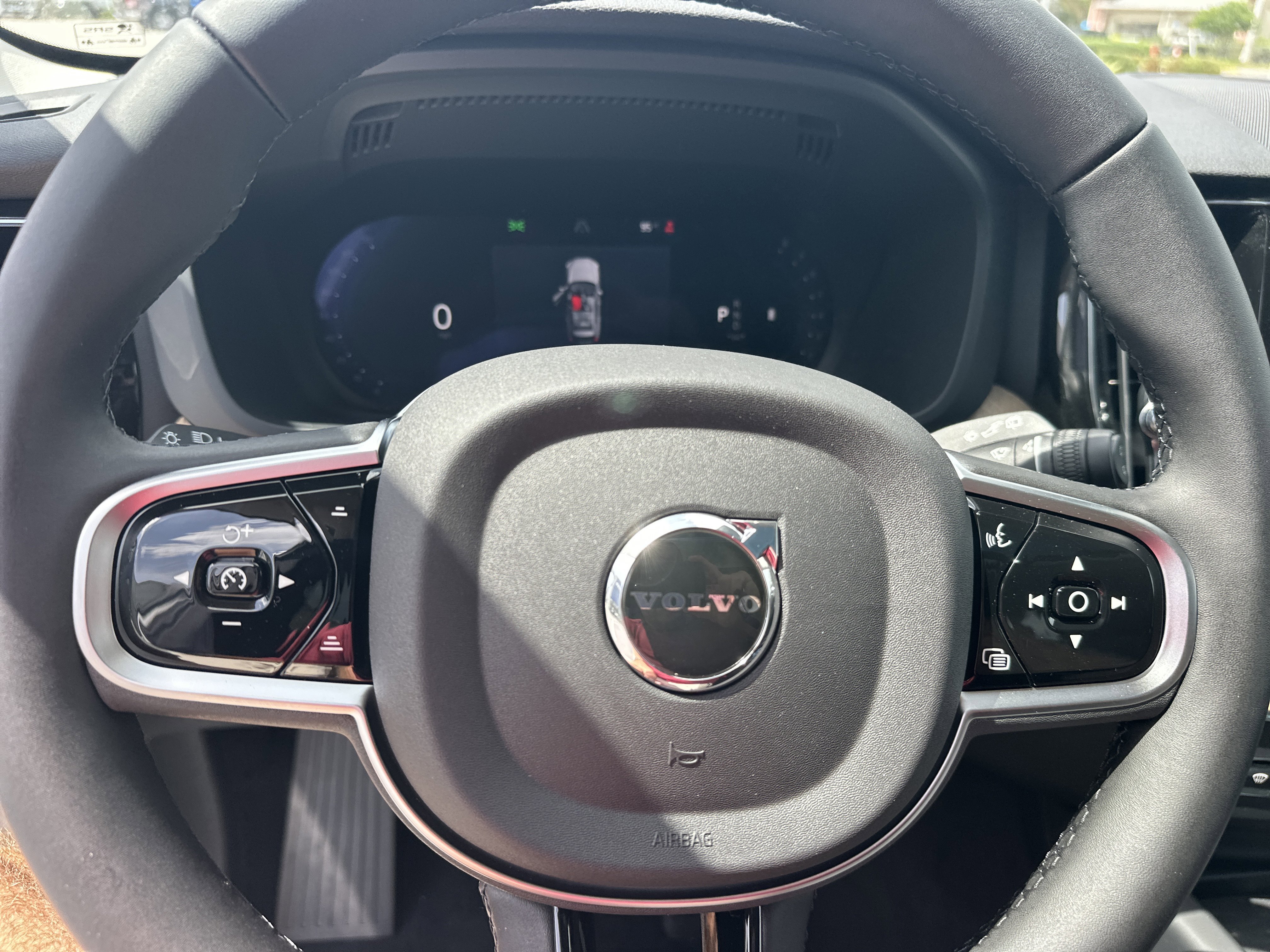 New 2026 Crystal White Volvo Core image 20