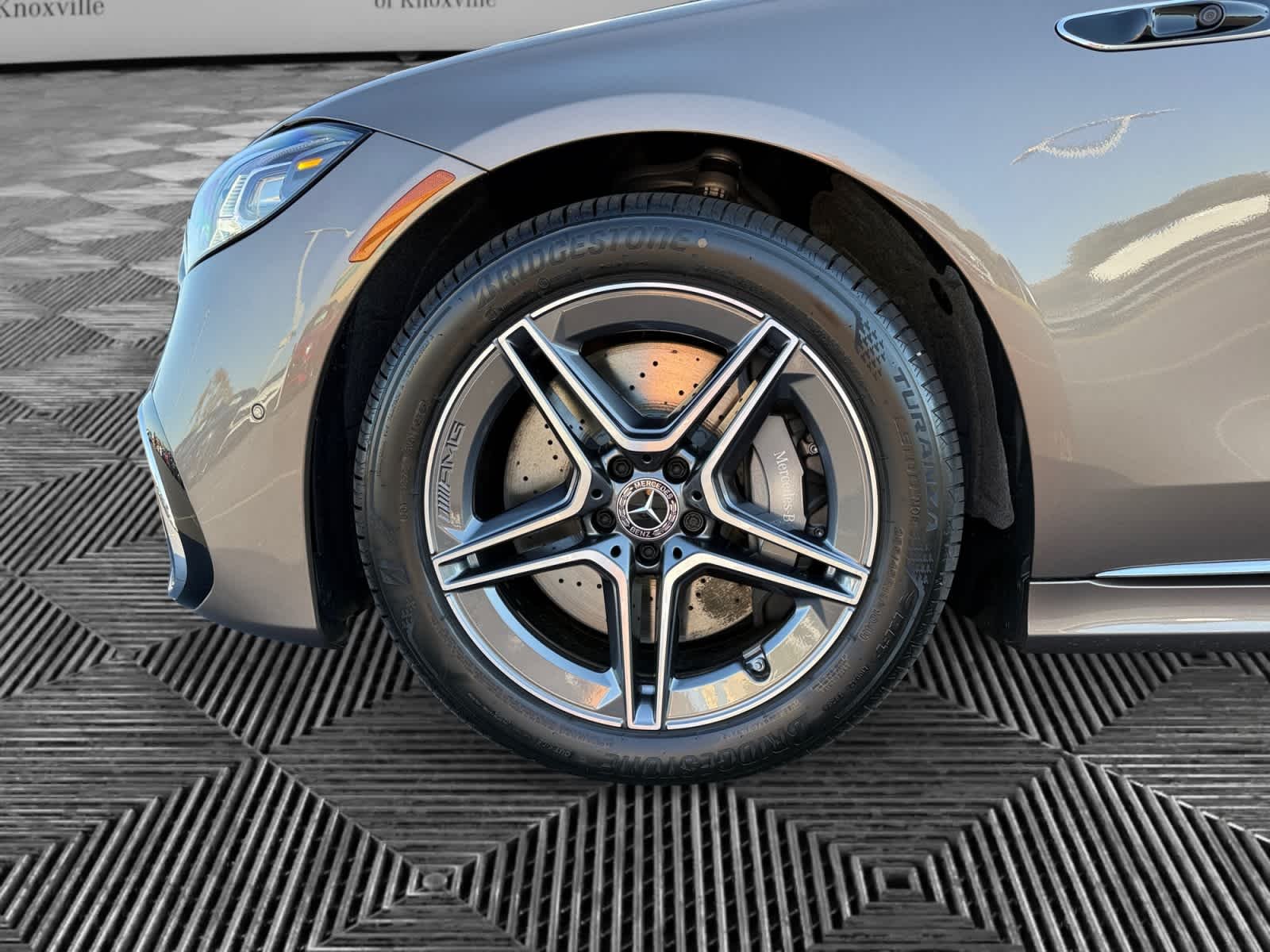New 2027 Sonoran Brown Metallic Mercedes-Benz S 580 image 9