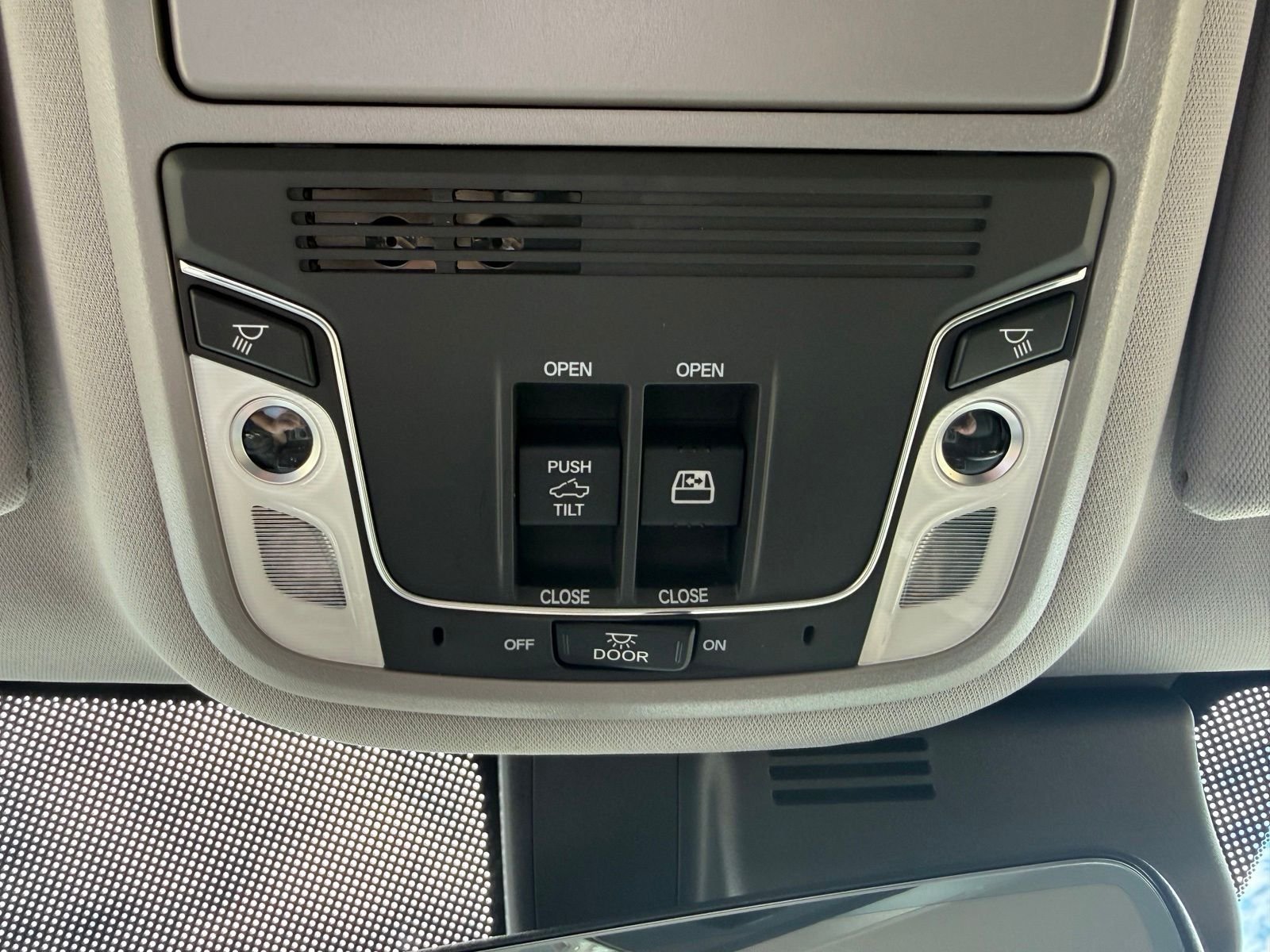 New 2026 Platinum White Pearl Honda RTL image 21