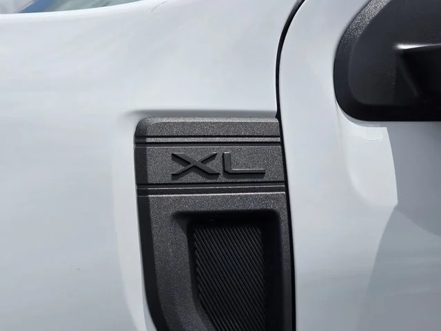 Used 2025 Oxford White Ford XL image 29