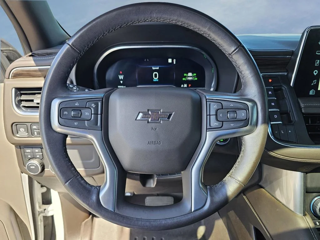 Used 2023 Summit White Chevrolet Z71 image 20