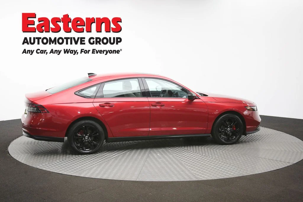 Used 2025 Red Honda SE image 43