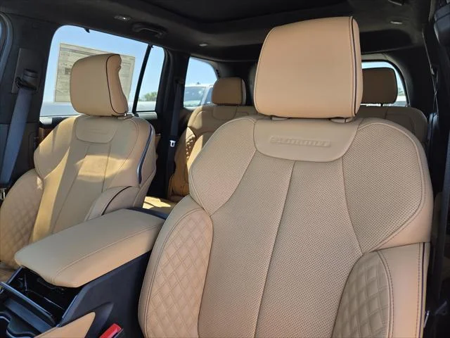 New 2026 Bright White Clear-Coat Exterior Paint Jeep Summit image 23