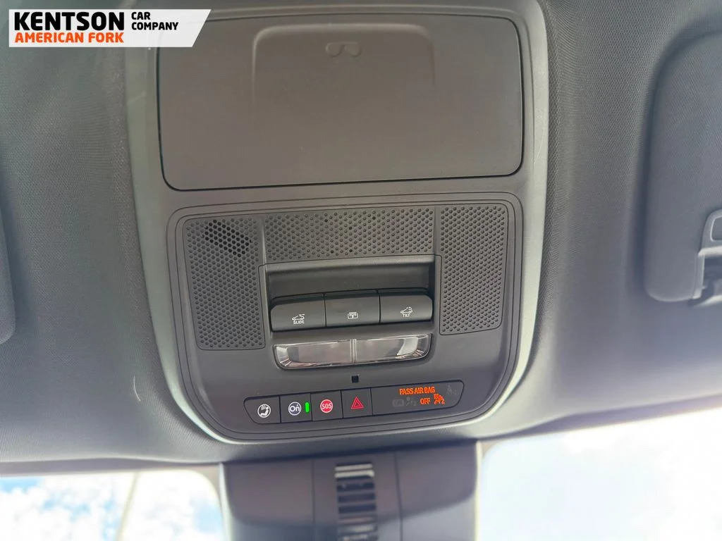 Used 2025 Red Chevrolet Z71 image 26
