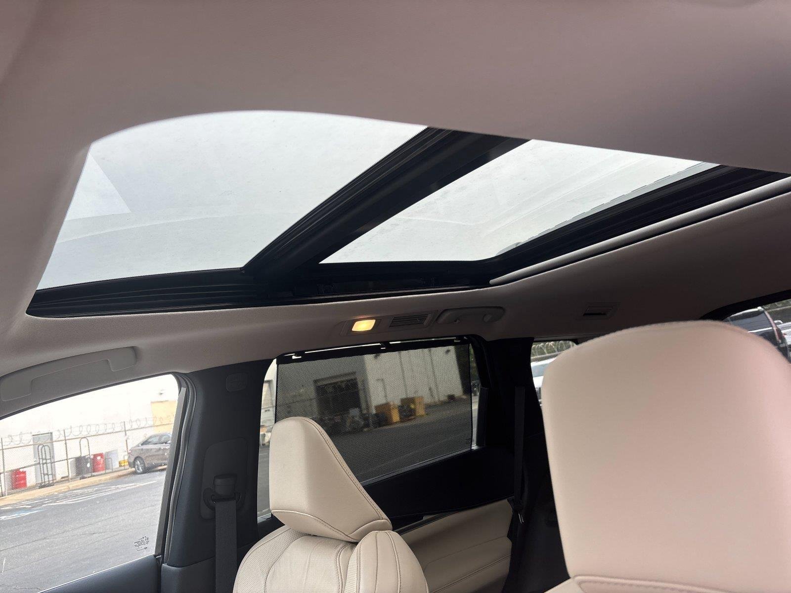Used 2023 Majestic White INFINITI SENSORY image 31