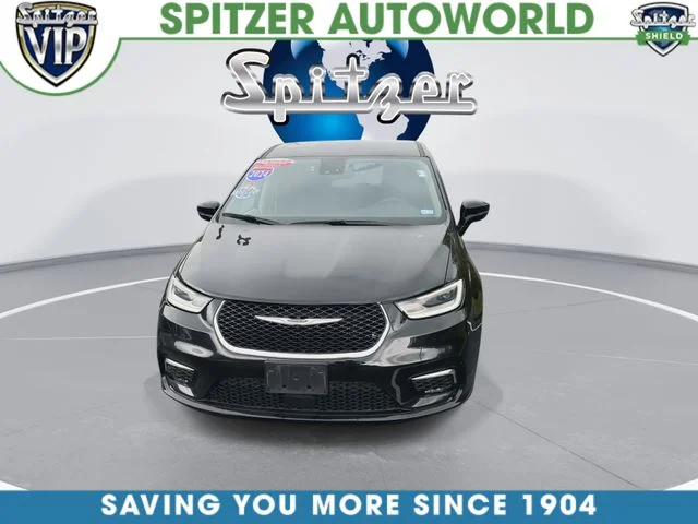 Used 2024 Black Chrysler Touring L image 3
