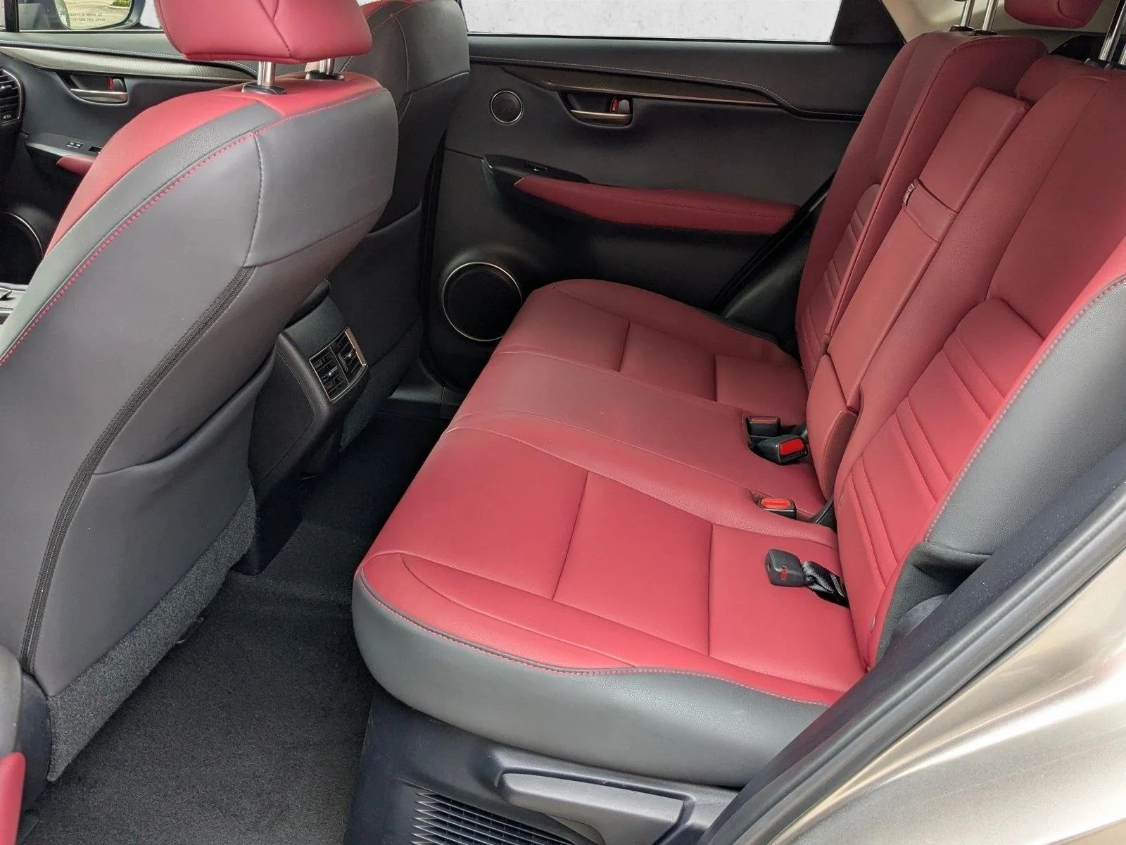 2021 Lexus NX 300 - Photo 18