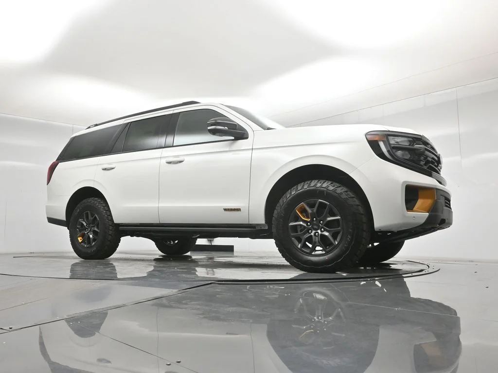 New 2026 Star White Metallic Tri-Coat Ford Tremor image 45