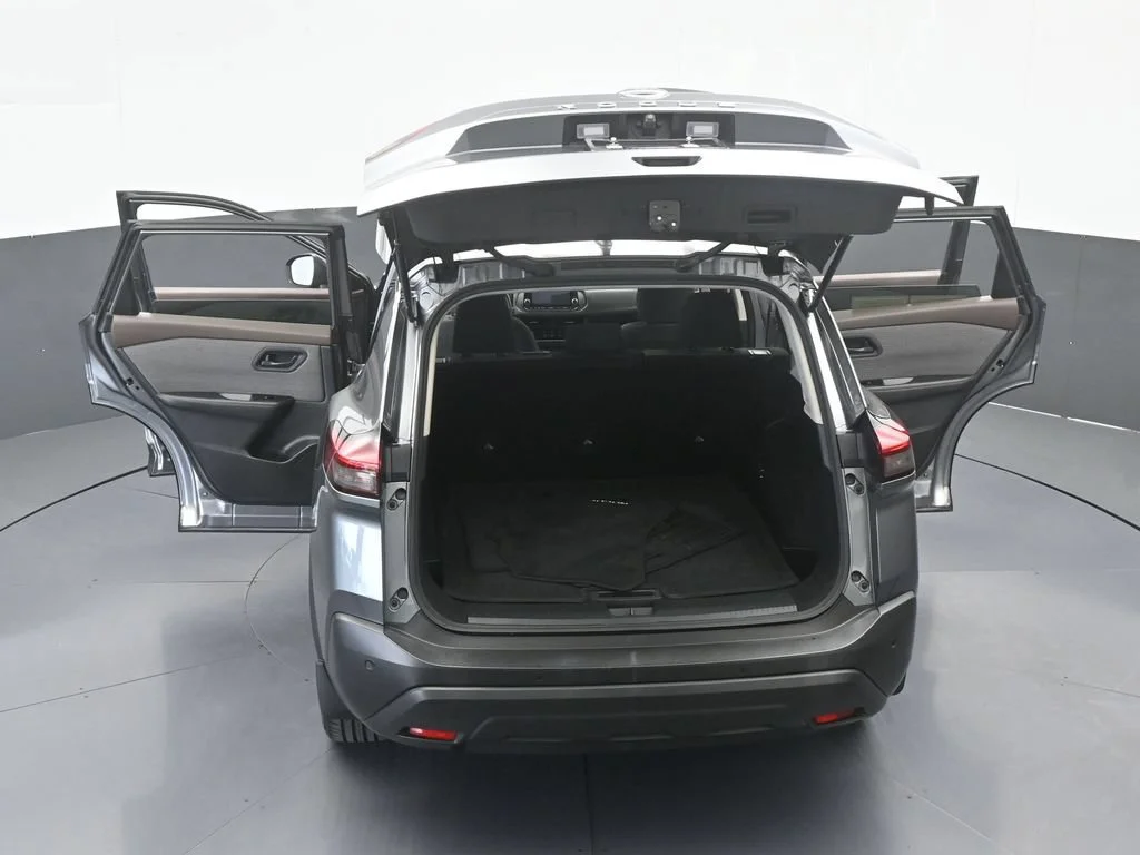 Used 2021 Gray Nissan S image 60