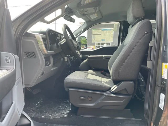 New 2026 CARBONIZED GRAY Ford XLT image 16