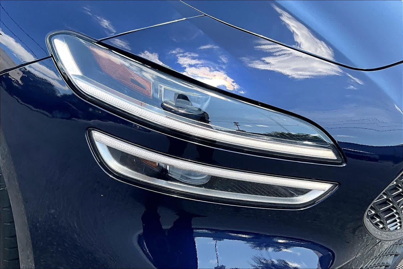 Used 2023 Capri Blue Genesis 2.0T image 28