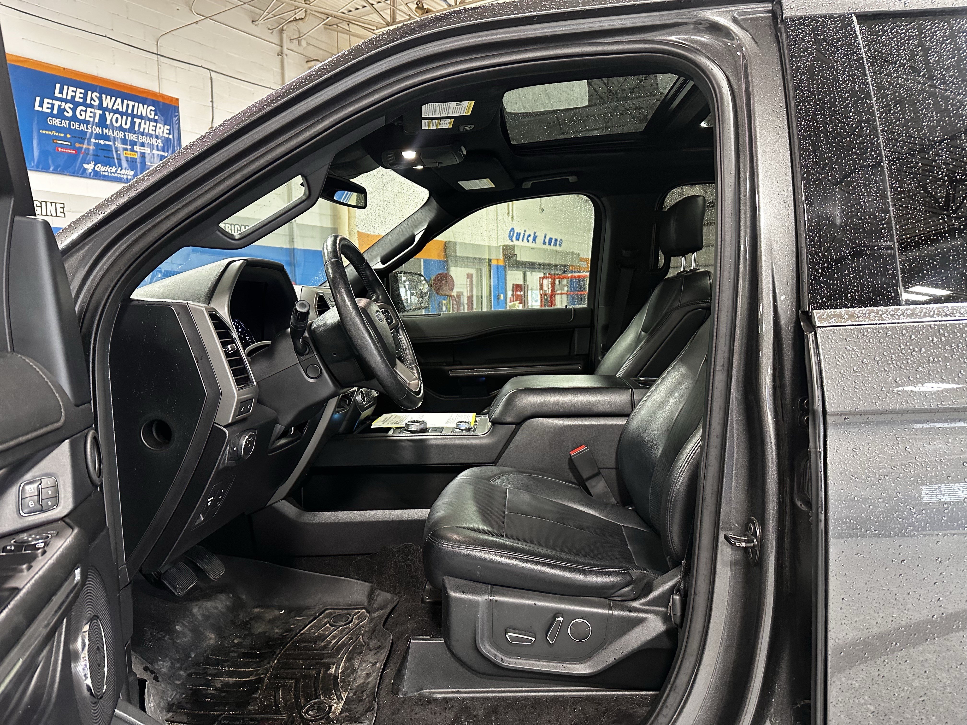 Used 2018 Magnetic Metallic Ford XLT image 7