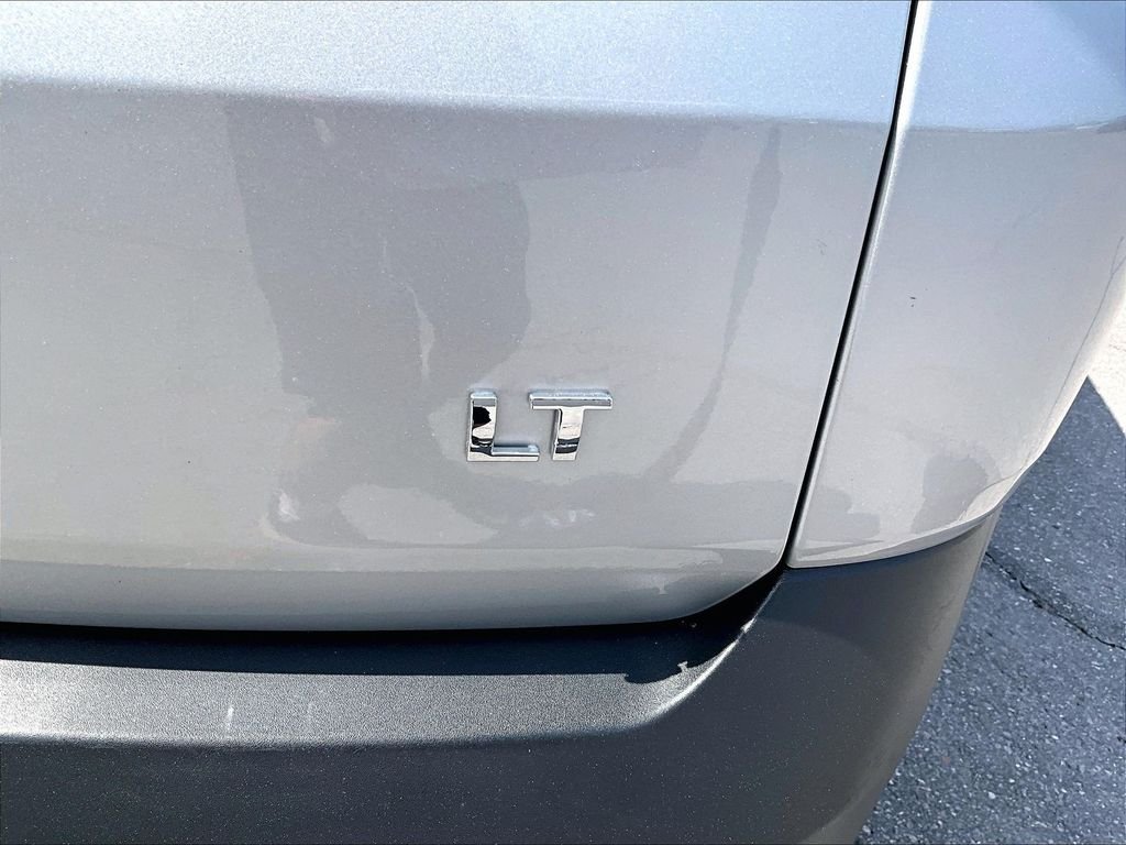 Used 2022 Silver Ice Metallic Chevrolet LT Leather image 30