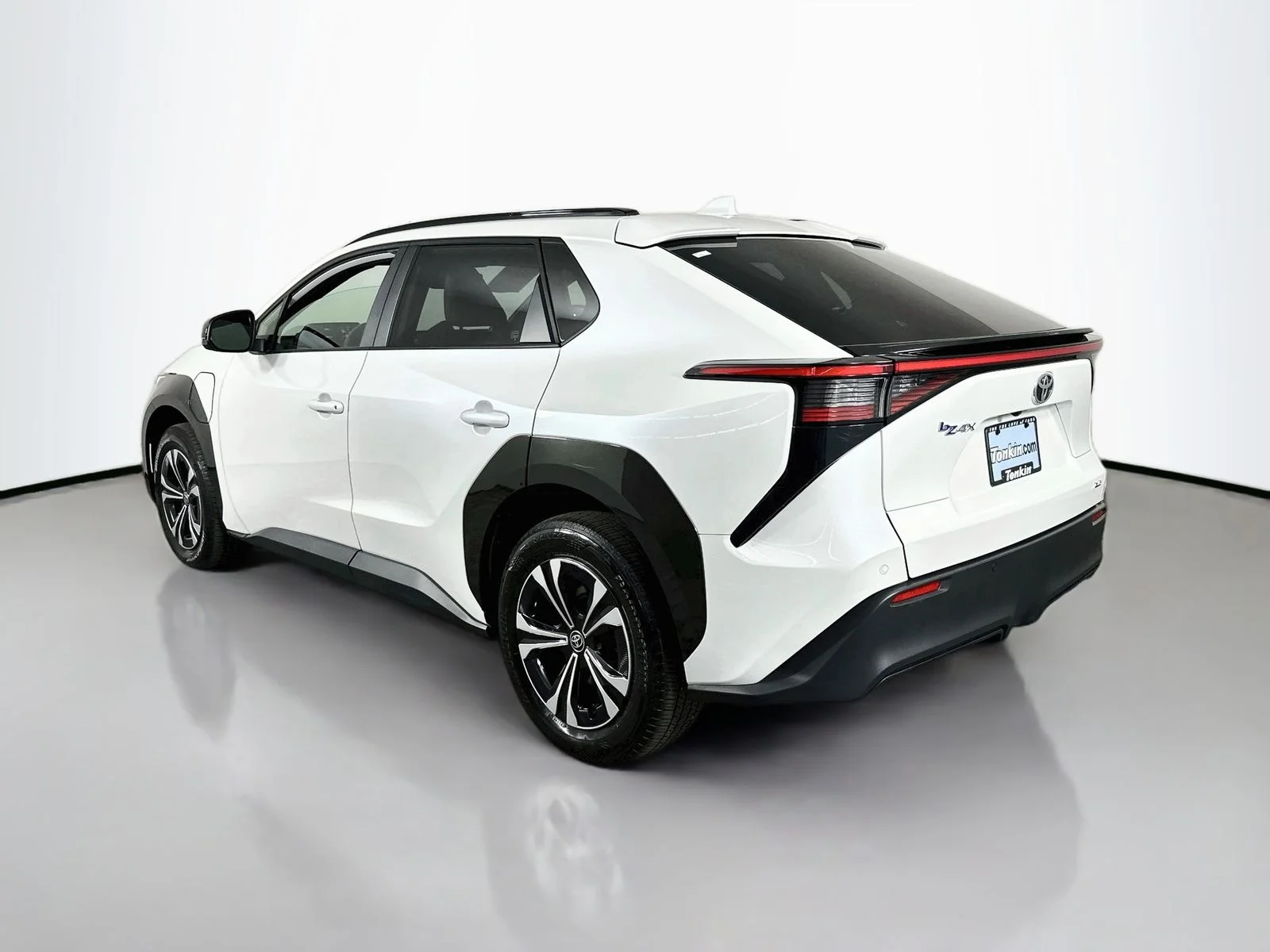 Certified Used 2023 Beige Toyota XLE image 5