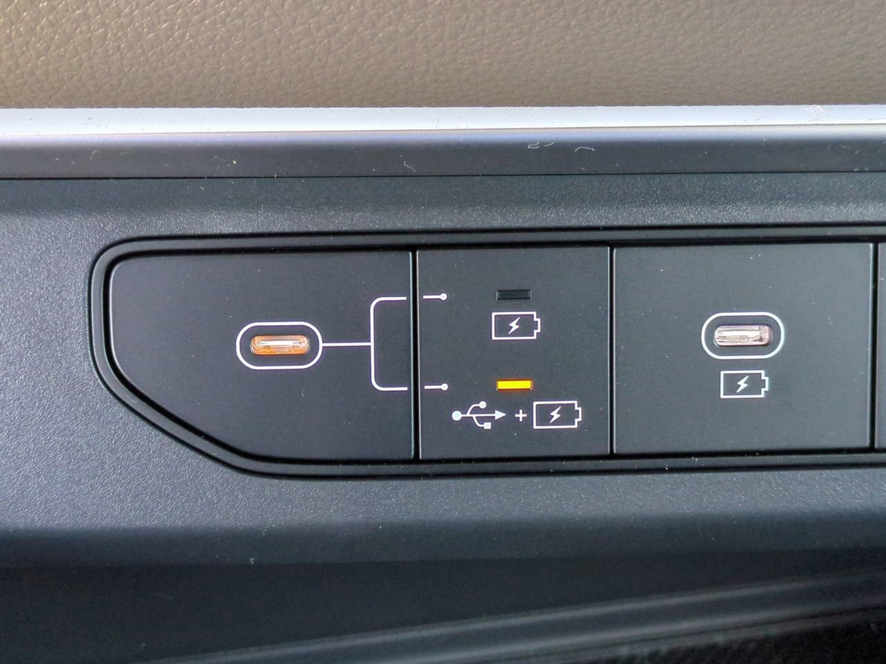 New 2026 Snow White Pearl Kia LXS image 22