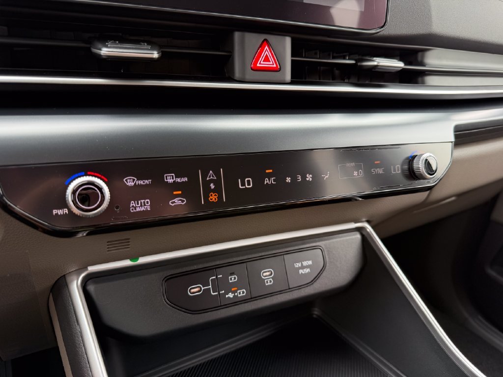New 2027 Ceramic Silver Kia LX image 29