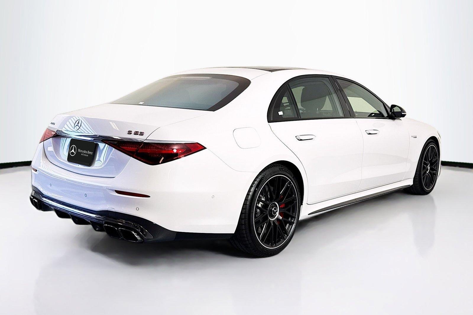 New 2025 Manufaktur Moonlight White Metallic Mercedes-Benz AMG® S 63 E image 5