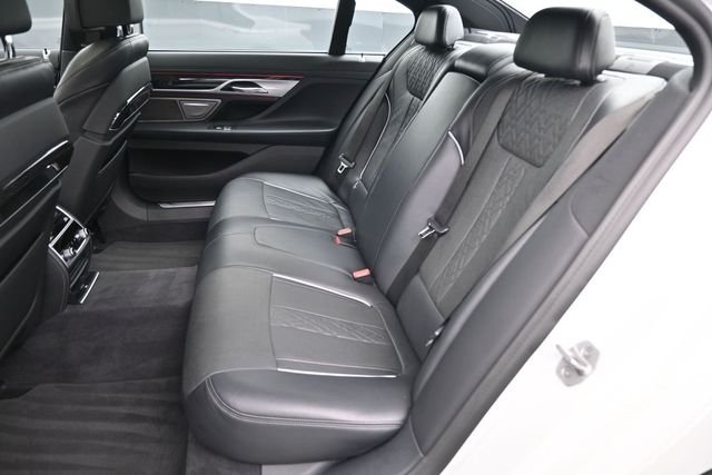Used 2022 White BMW 740i image 14