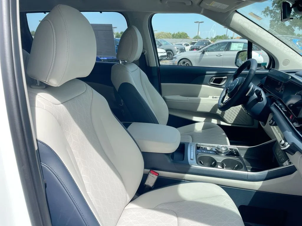 2026 Kia Carnival EX - Photo 52