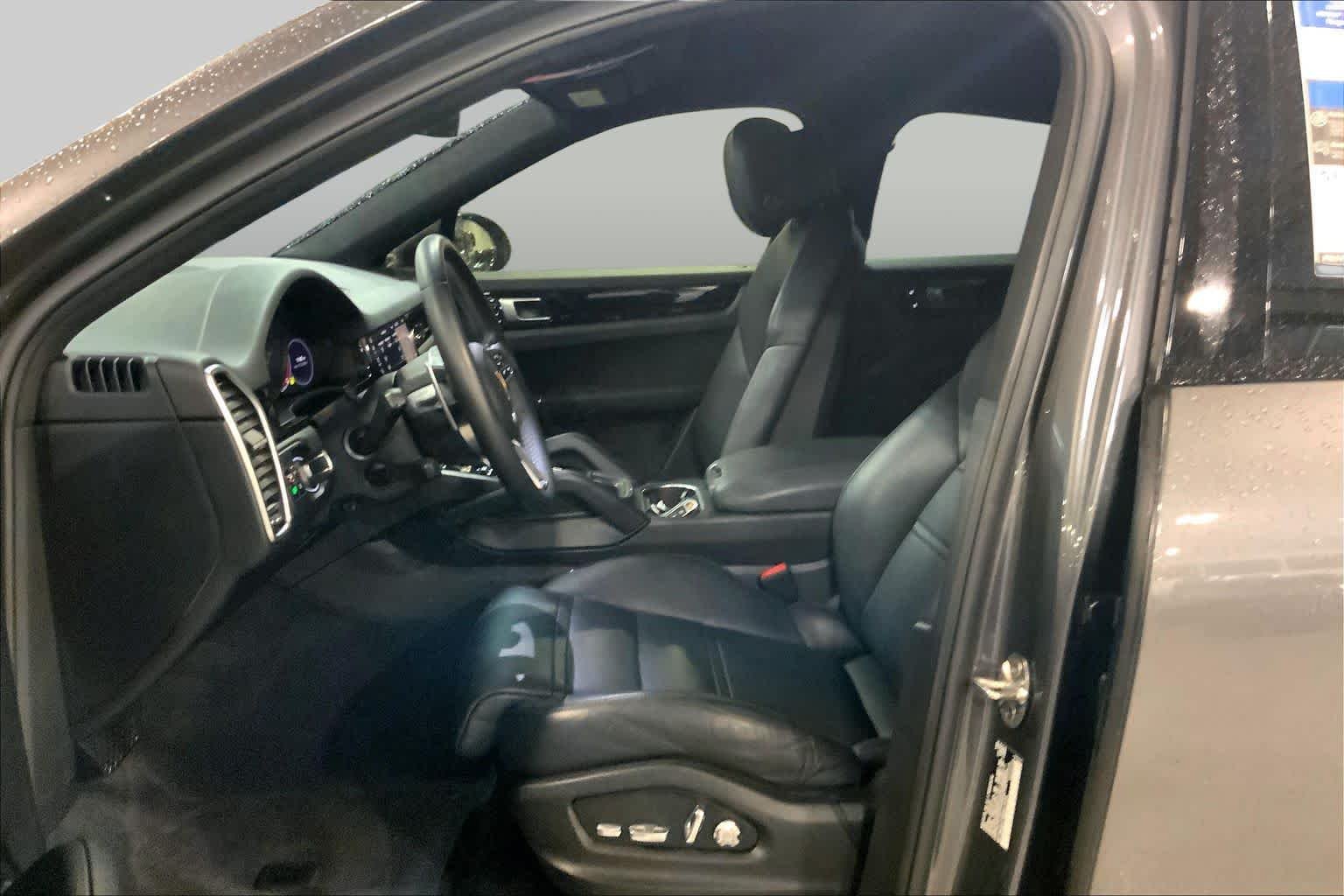Used 2021 Quartzite Grey Metallic Porsche  image 8