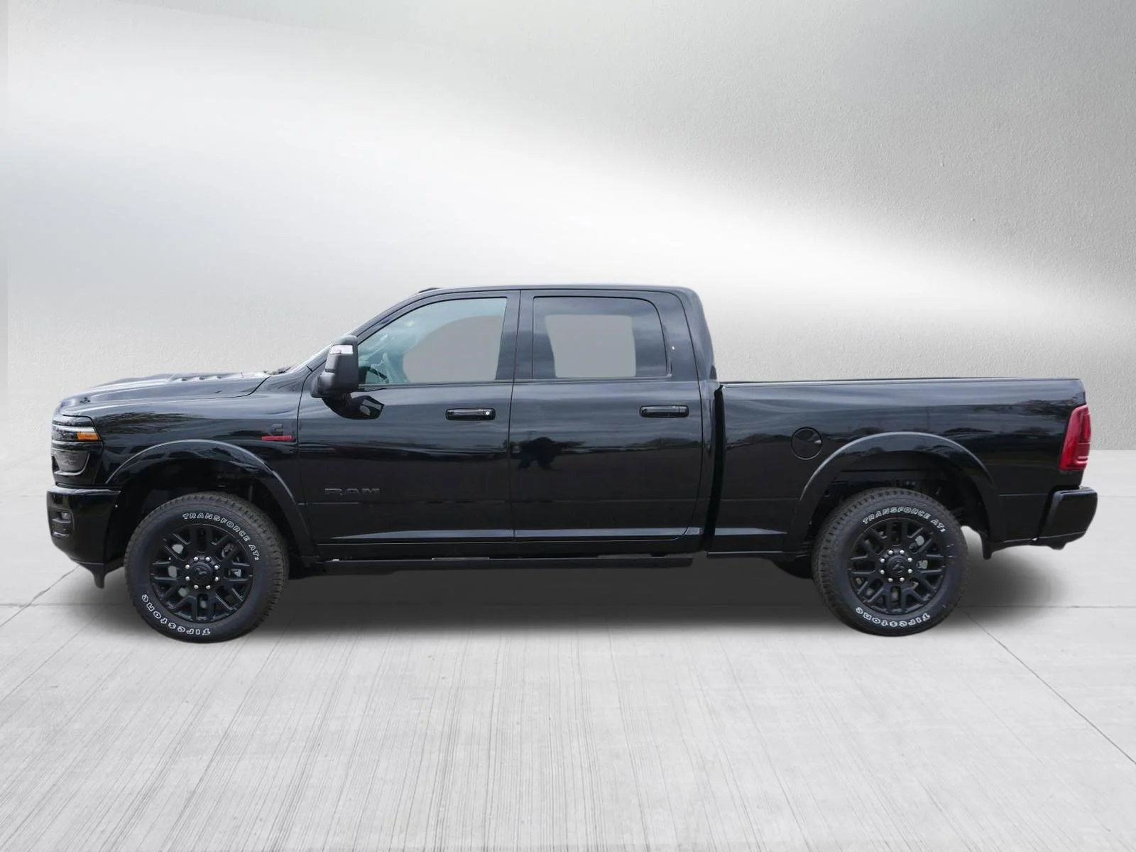 New 2026 Diamond Black Crystal Pearl-Coat Exterior Paint RAM Limited image 4