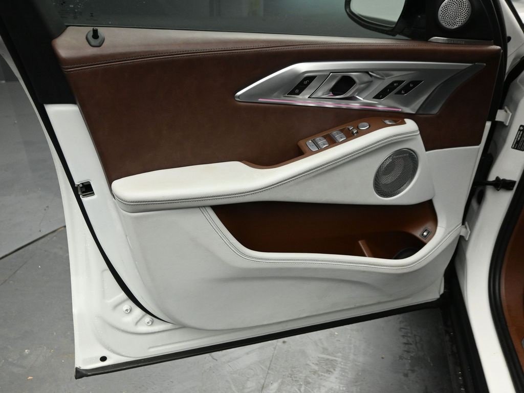 2023 BMW XM - Image 20