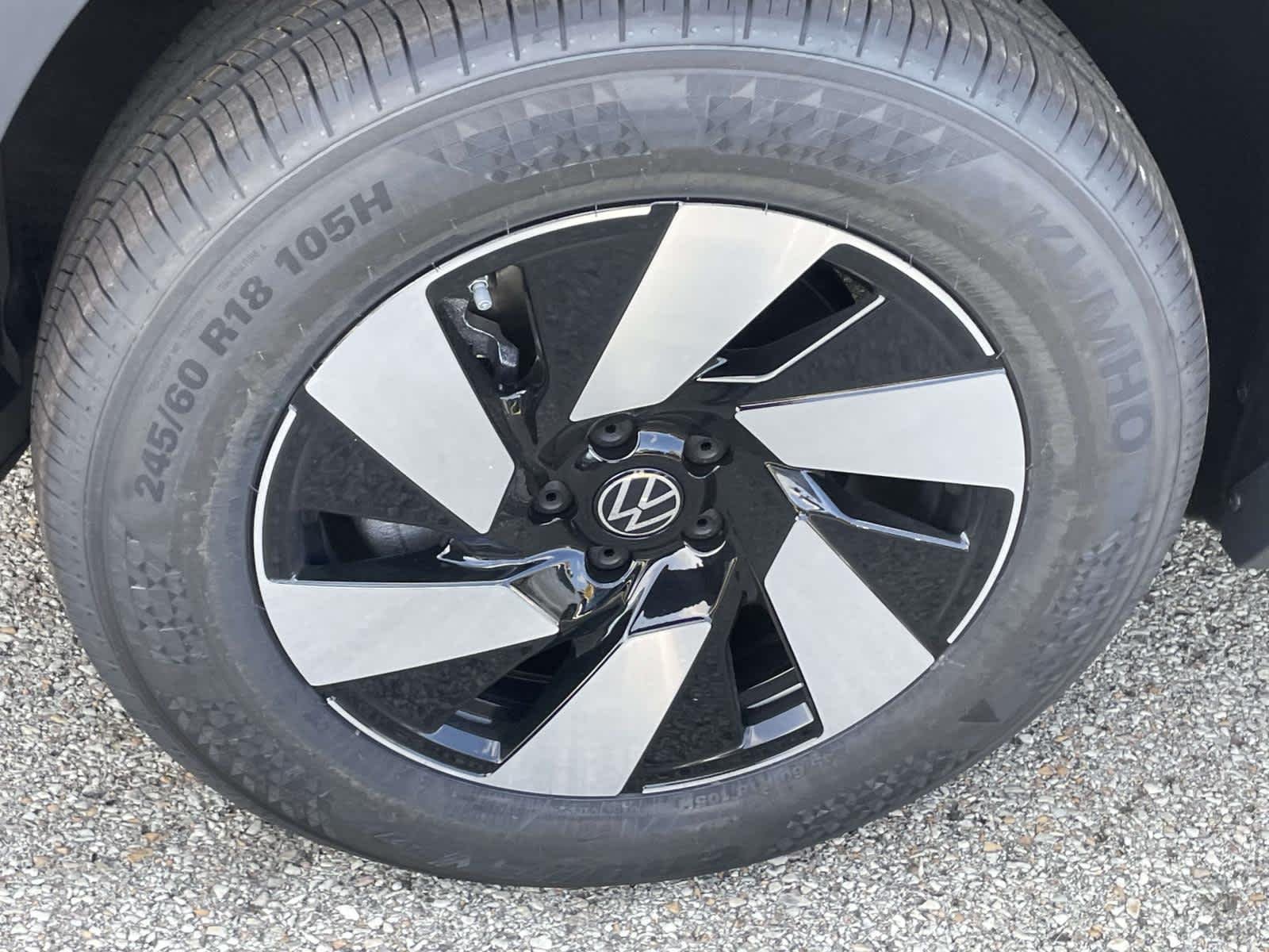 New 2027 DEEP BLACK PEARL Volkswagen SE image 14