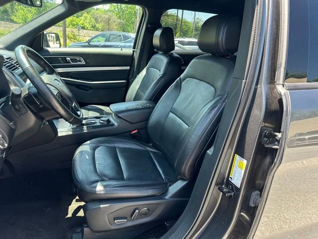 Used 2017 Gray Ford XLT image 10