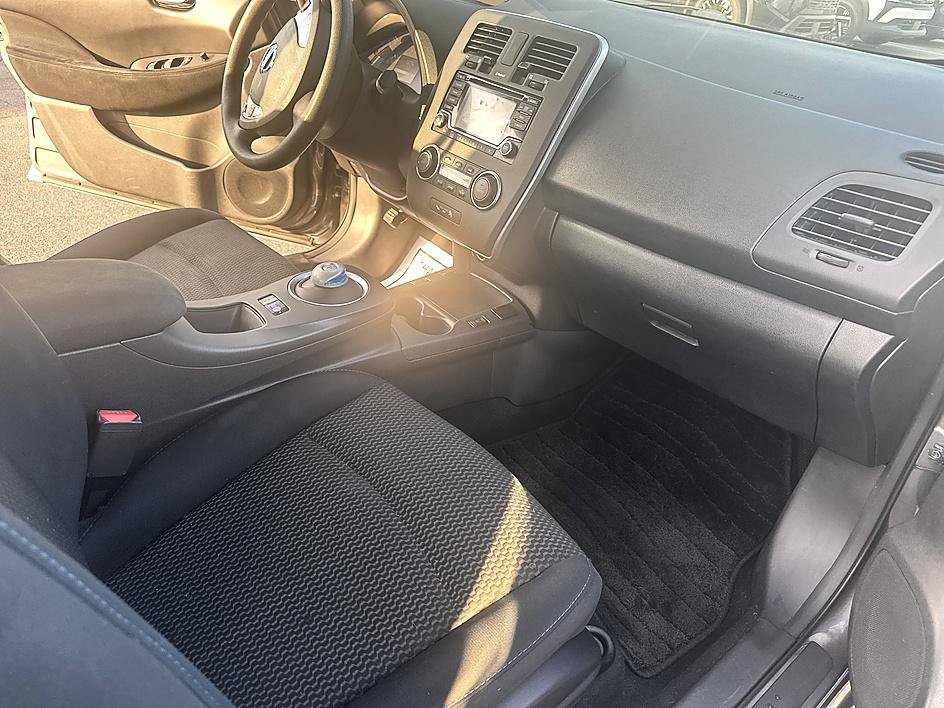 Used 2016 Gun Metallic Nissan S image 14