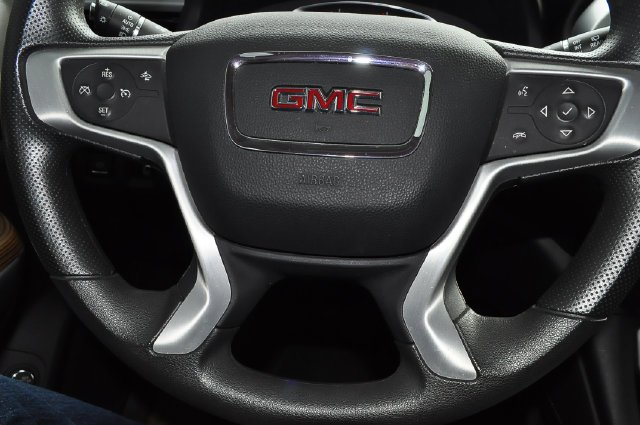 Used 2021 Black GMC SLE image 29