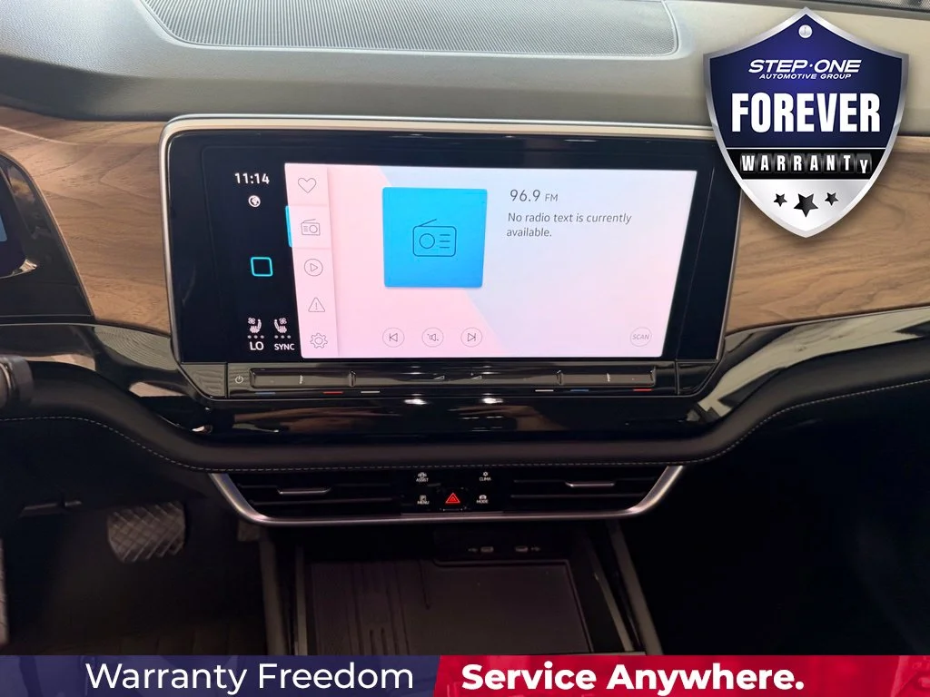 Used 2025 Black Volkswagen 2.0T SE w/Technology image 23