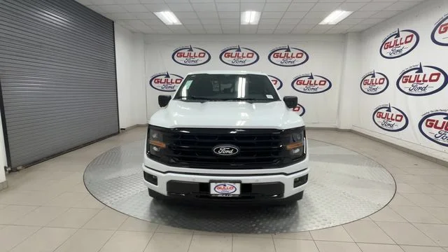 New 2026 Oxford White Ford XLT image 4