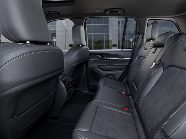 New 2026 Diamond Black Crystal Pearl-Coat Exterior Paint Jeep Altitude image 23