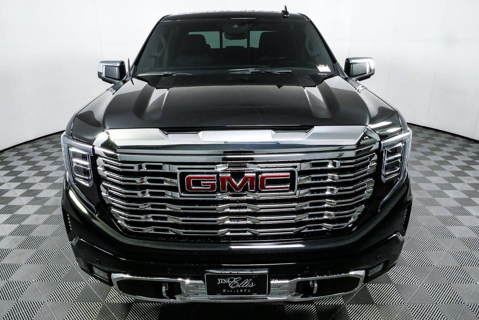 Used 2023 Onyx Black GMC Denali image 27