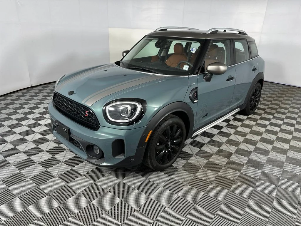 Used 2024 Green MINI Iconic image 14