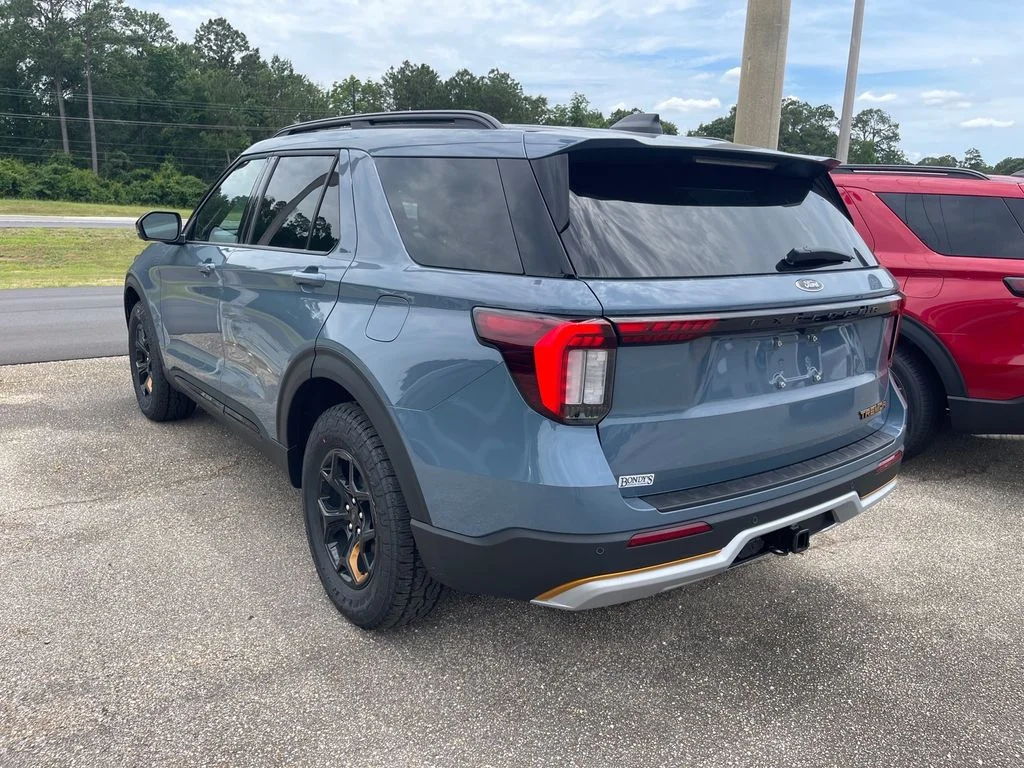 New 2026 Vapor Blue Metallic Ford Tremor® image 9
