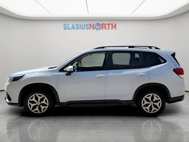 Used 2022 White Subaru Premium image 8