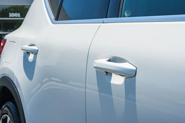 Certified Used 2025 Crystal White Volvo Plus image 17