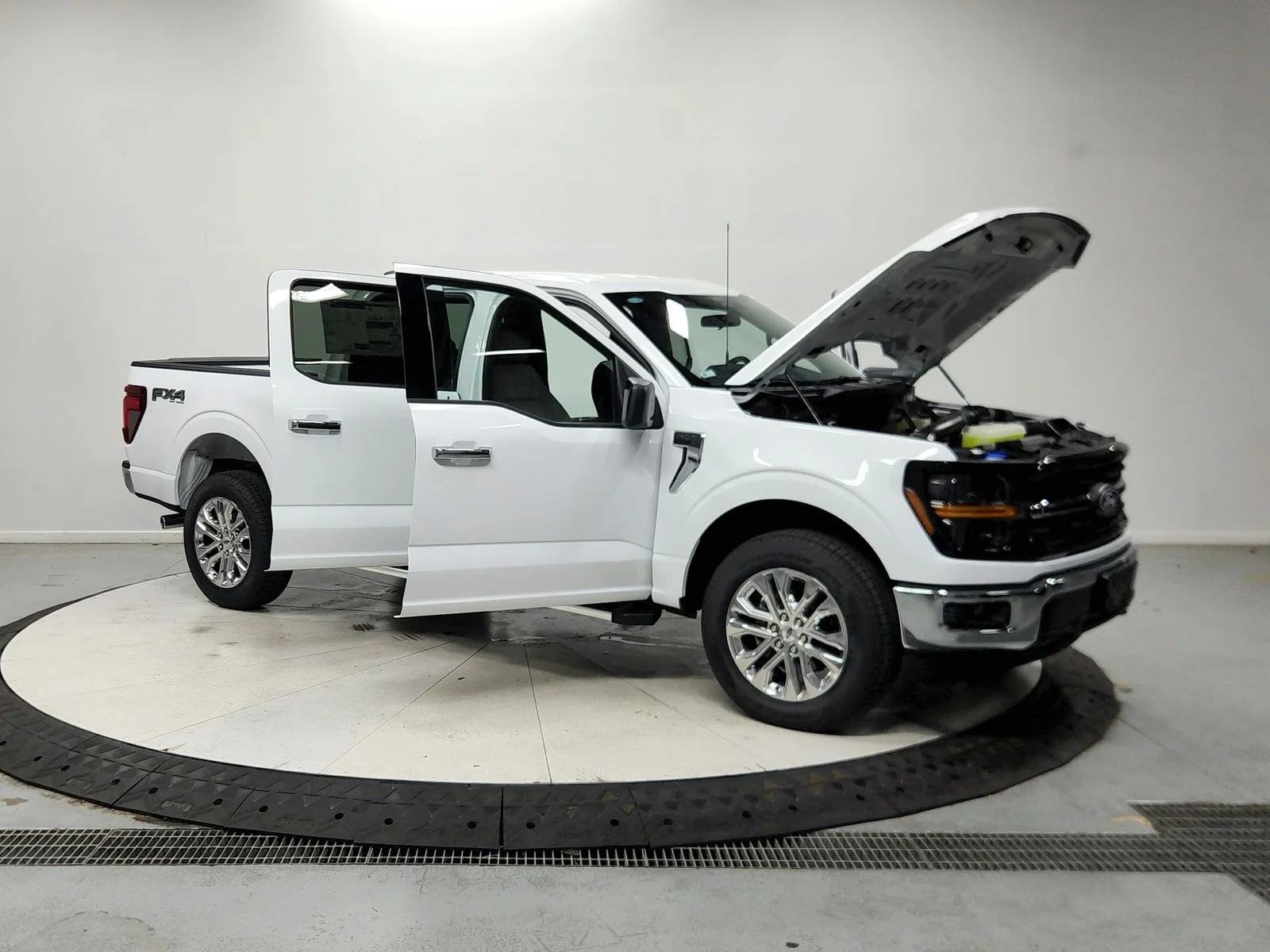 New 2026 White Ford XLT image 10