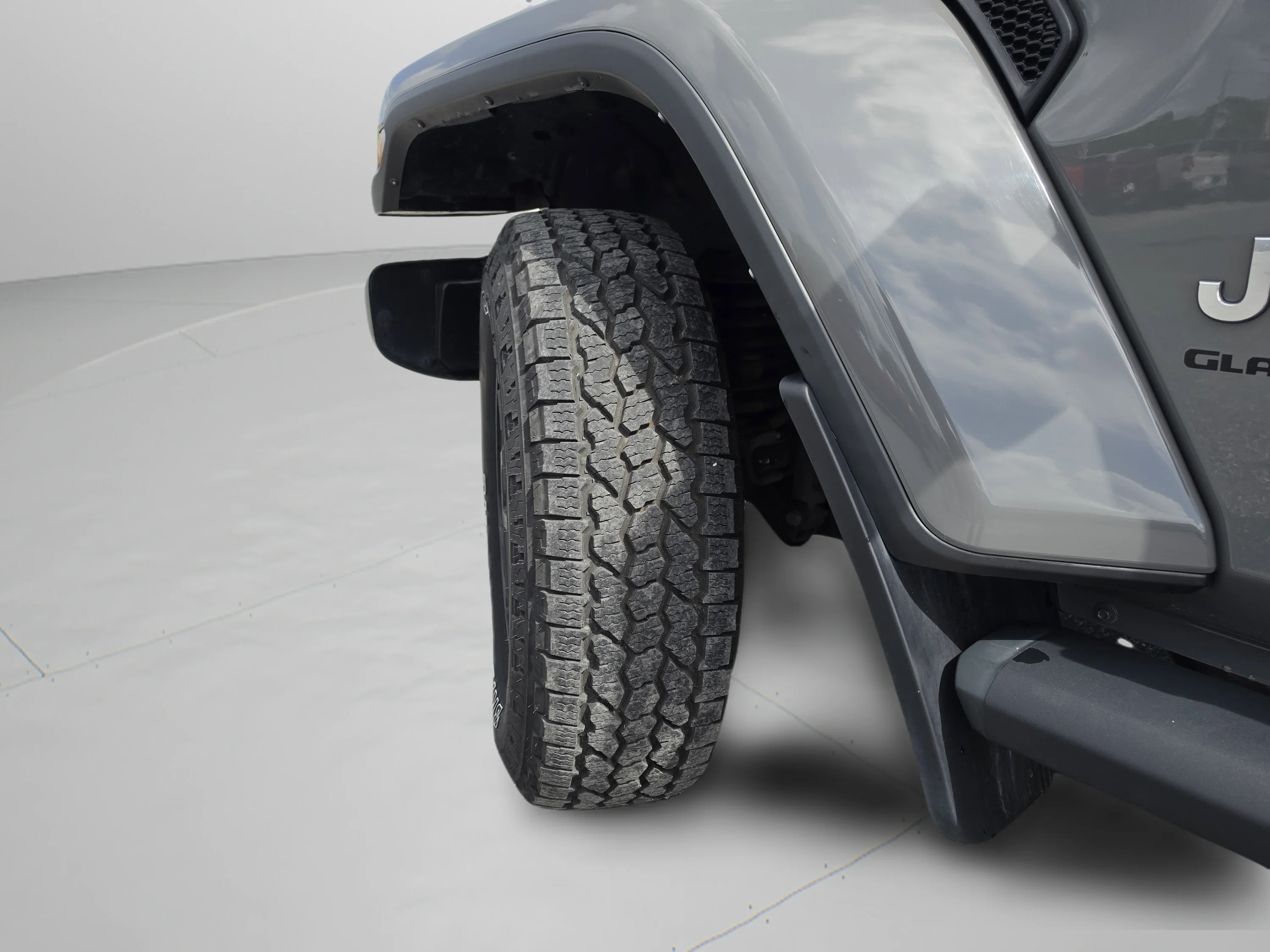 Used 2023 Sting-Gray Clearcoat Jeep Overland image 41