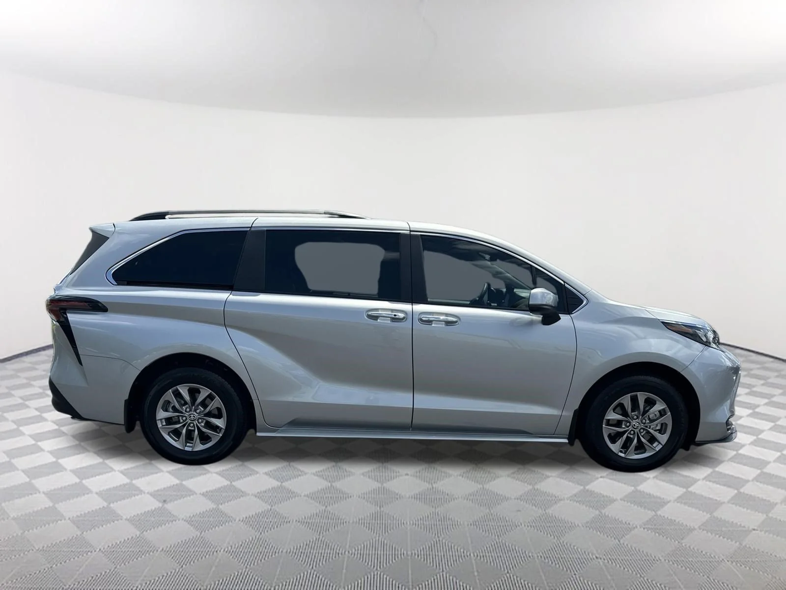 Certified Used 2025 Celestial Silver Metallic Toyota XLE 8-Passenger image 4