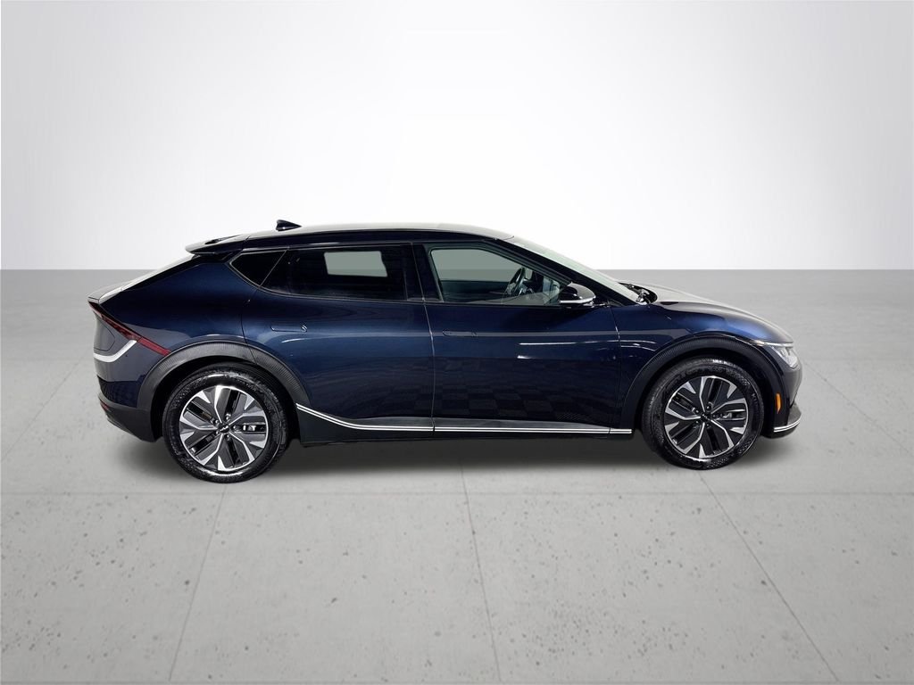 Used 2024 Blue Kia Light image 5