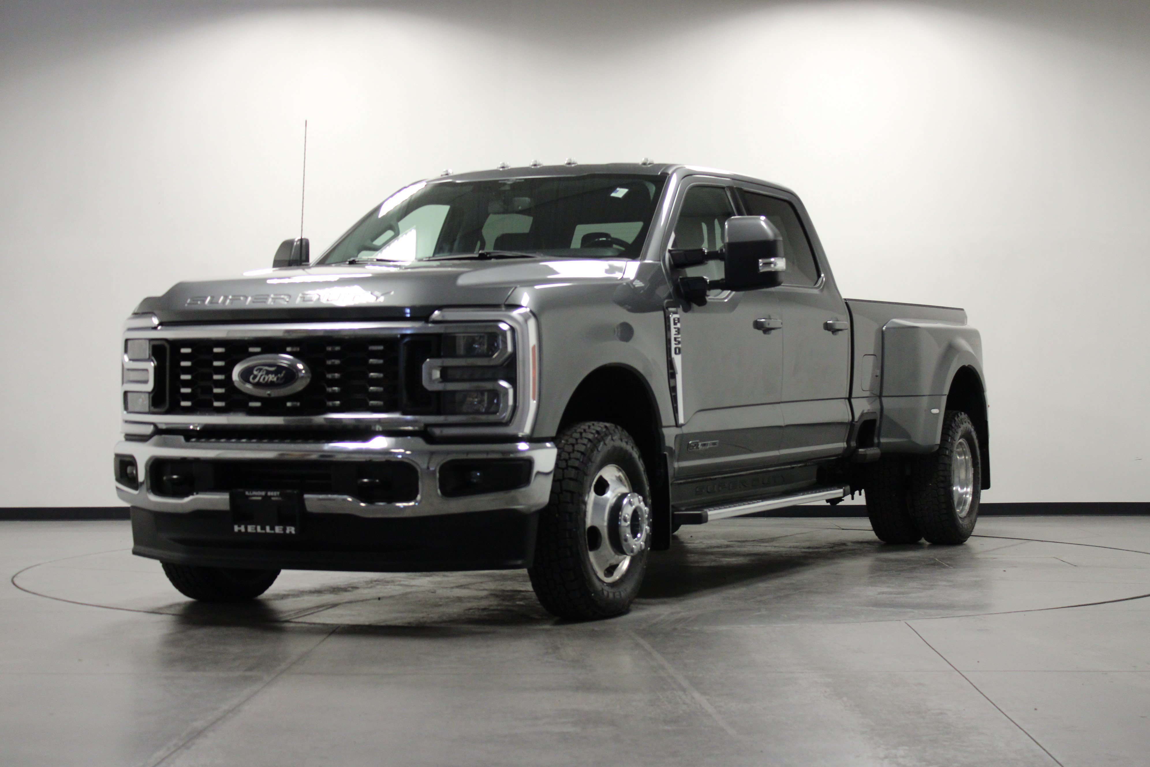 Used 2023 Carbonized Gray Metallic Ford LARIAT image 8