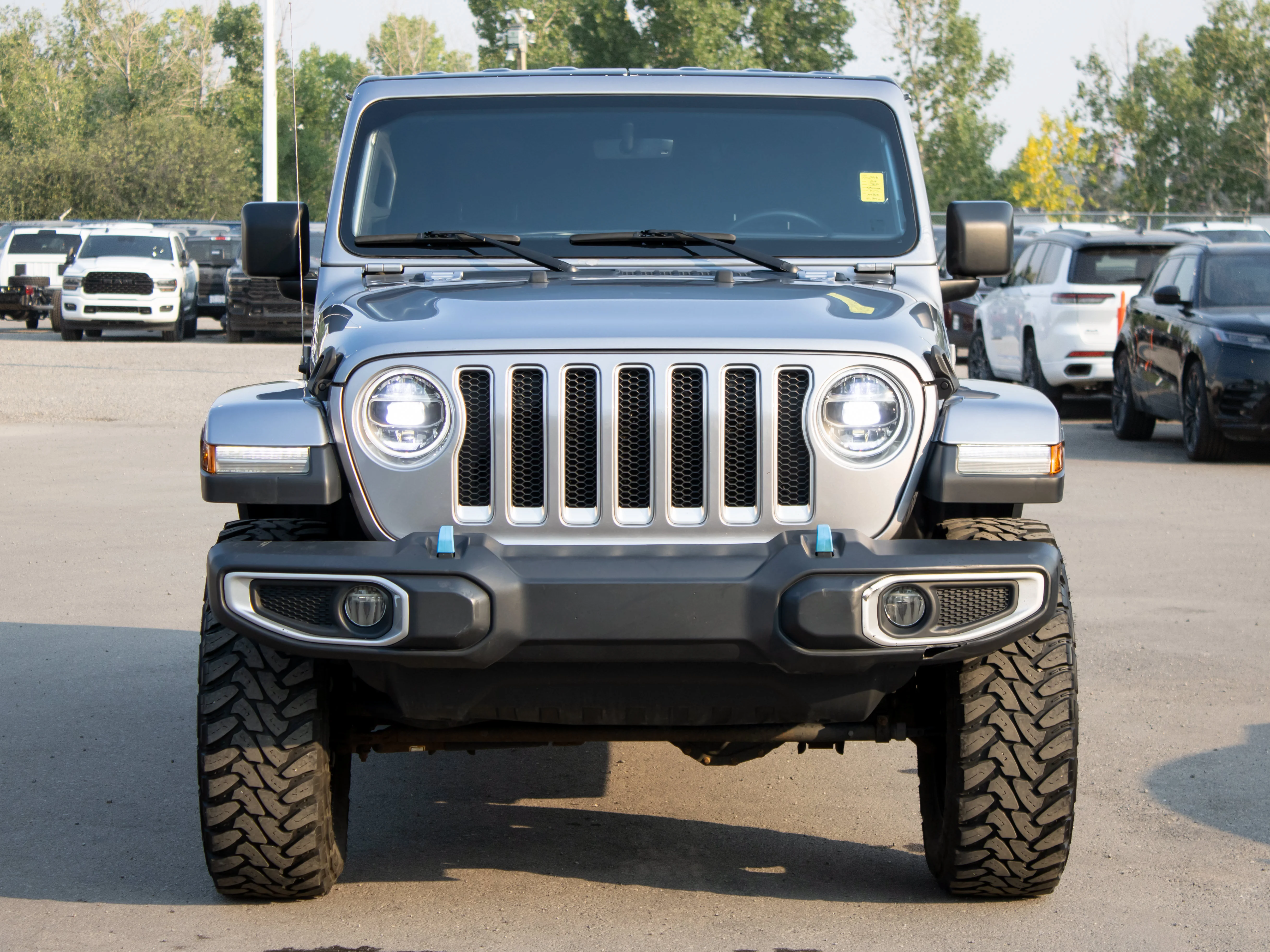 Used 2018 Grey Jeep Sahara* | Leather Seats | Heated Seats & Steering Wheel | 8.4 Navigation | Alpine Premium Audio | image 9