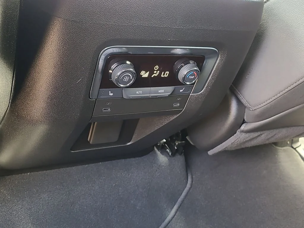 Used 2025 Red Chevrolet Z71 image 22